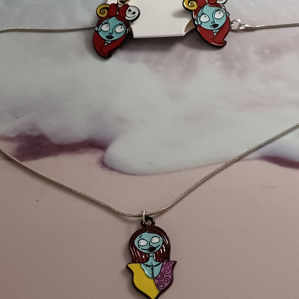 NWT HANDMADE NIGHTMARE BEFORE CHRISTMAS NECKLACE & EARRING SET